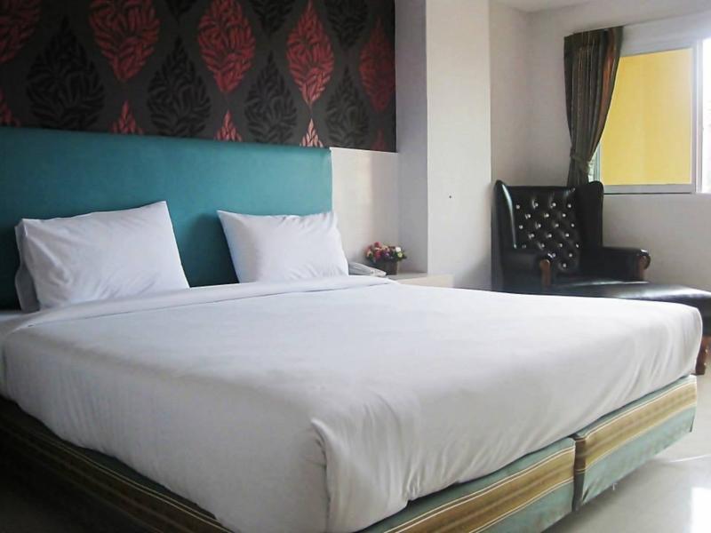 Orange Grand Hotel Bankhlongphruan Kültér fotó
